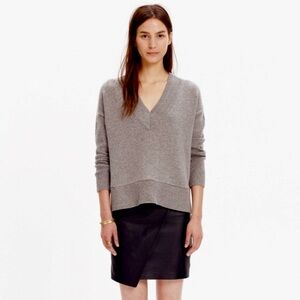 ❤️‍🔥❤️‍🔥MADEWELL EUC Merino Wool Blend V-Neck Side Slit Sweater, Gray, S